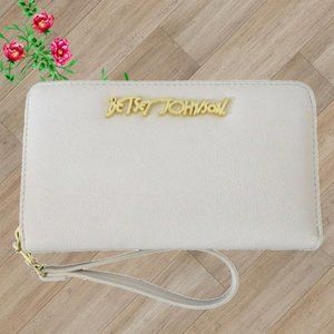 BETSEY JOHNSON BONE ZIP AROUND WALLET WRISTLET